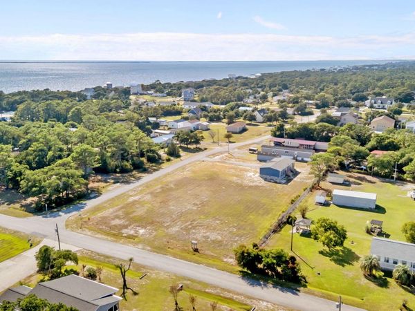 151 Barbee Street, Harkers Island, NC 28531