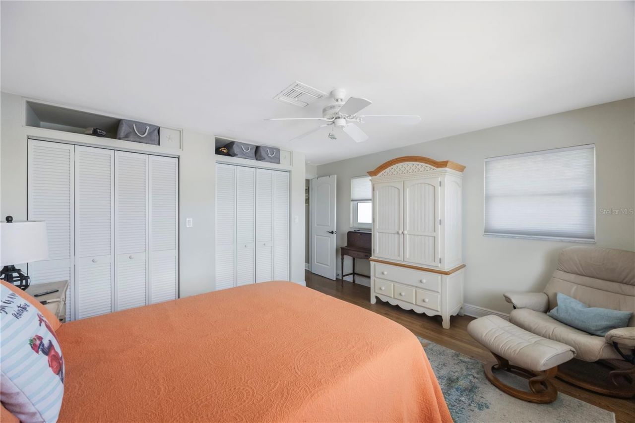 162 174th Terrace Drive E, Redington Shores, FL 33708 Photo