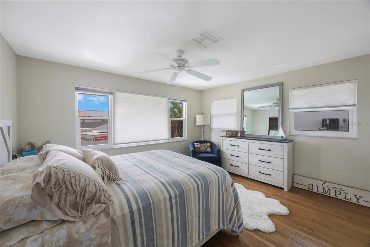 162 174th Terrace Drive E, Redington Shores, FL 33708 Photo