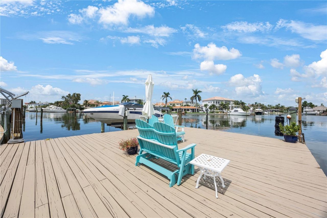 162 174th Terrace Drive E, Redington Shores, FL 33708 Photo