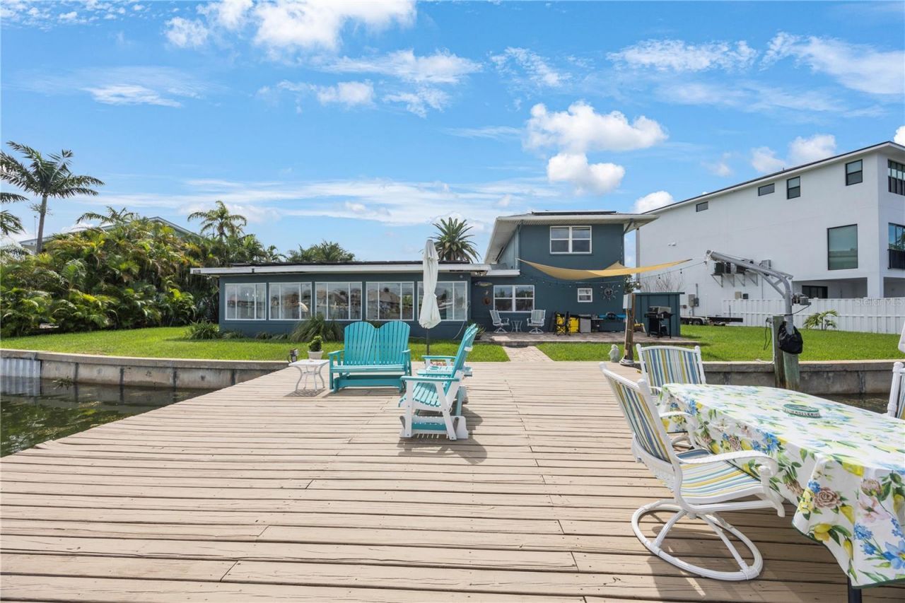 162 174th Terrace Drive E, Redington Shores, FL 33708 Photo