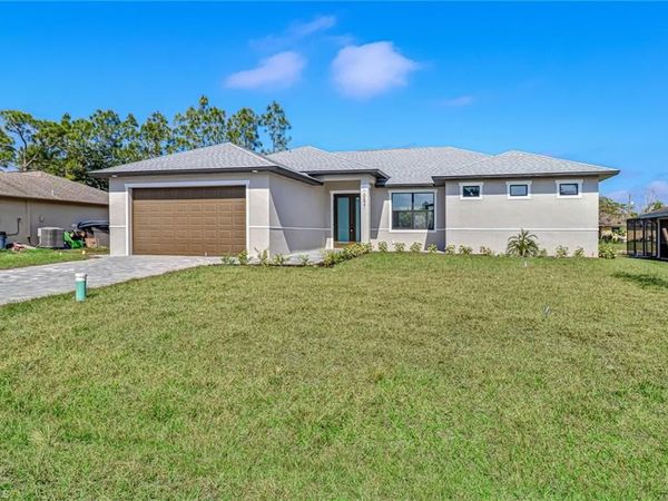 10621 Landau LN, BONITA SPRINGS, FL 34135