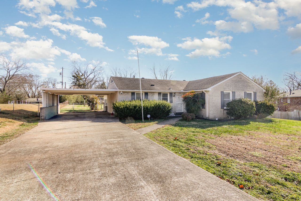 104 Lady Marion Dr, Clarksville, TN 37042 Main Photo