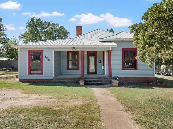 506 E MAIN Street, Hamilton, TX 76531