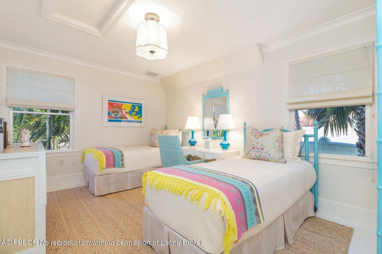 357 Seabreeze Avenue, Palm Beach, FL 33480 Photo