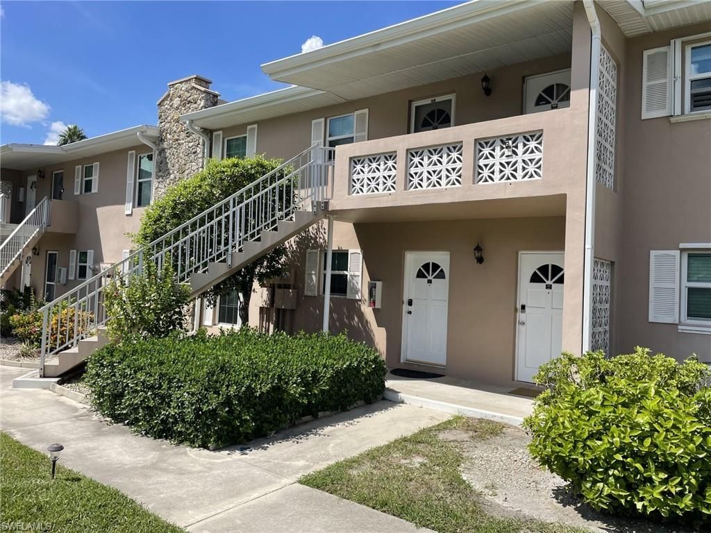 221 Cypress Way E, Unit 103, Naples, FL 34110 Photo