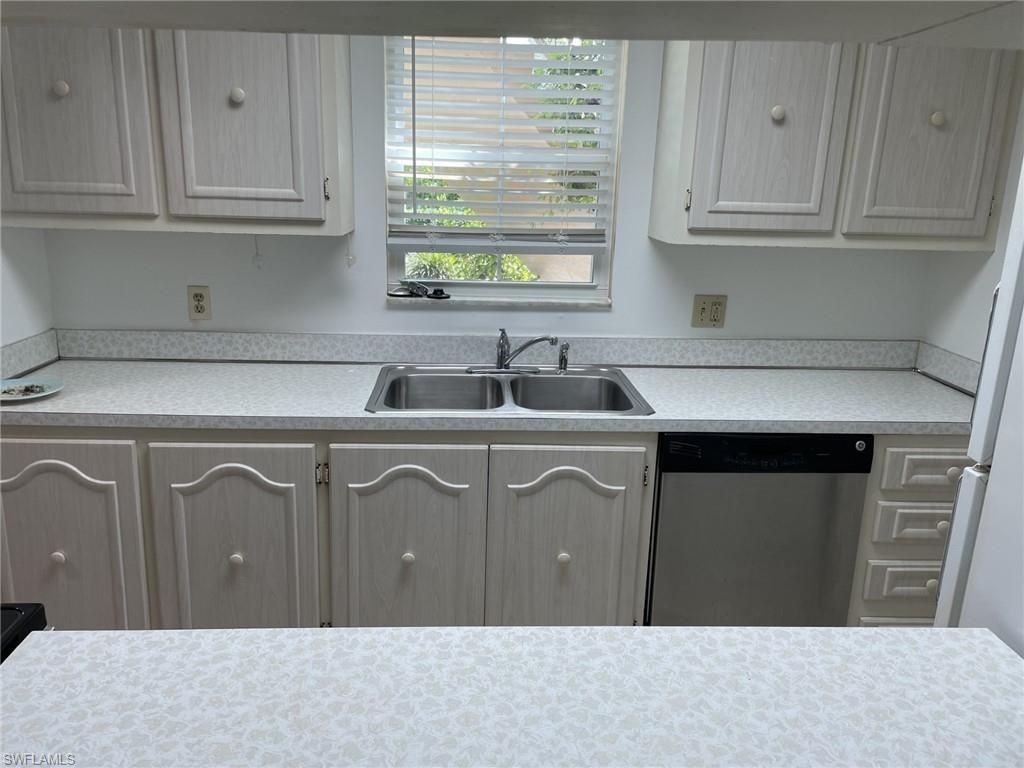 221 Cypress Way E, Unit 103, Naples, FL 34110 Photo