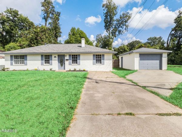 829 Choctaw Drive, Opelousas, LA 70570