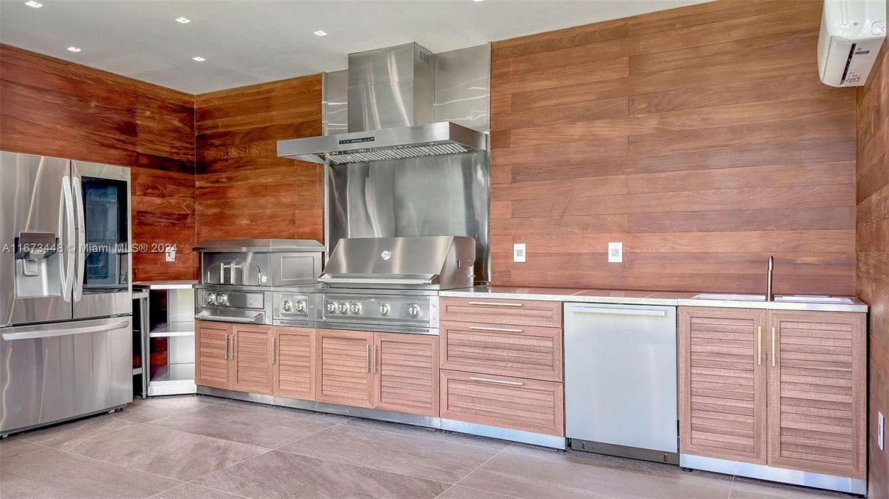 9860 NE 5th Avenue Rd, Miami Shores, FL 33138 Photo