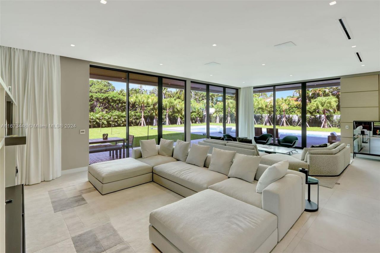 9860 NE 5th Avenue Rd, Miami Shores, FL 33138 Photo