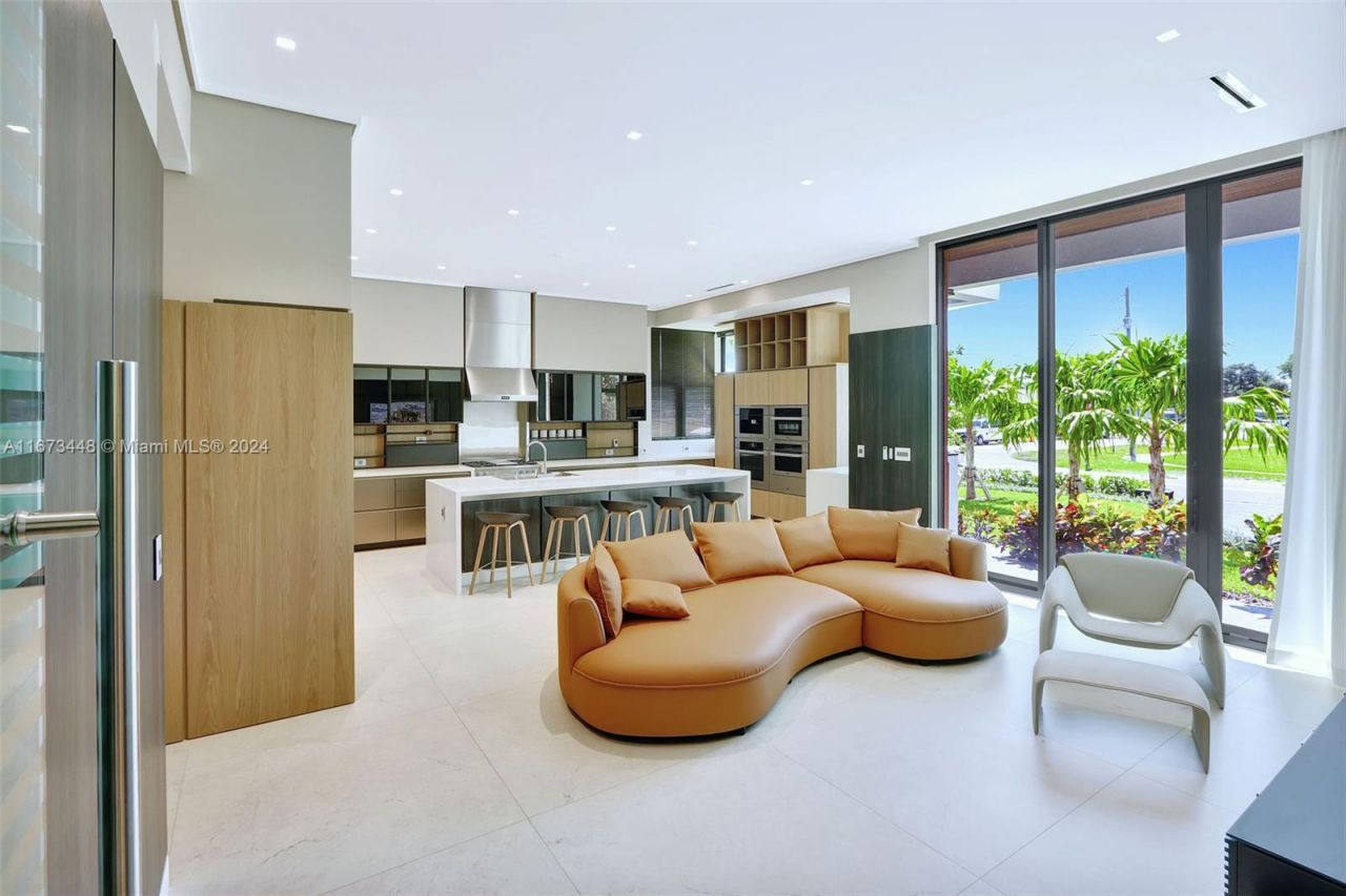 9860 NE 5th Avenue Rd, Miami Shores, FL 33138 Photo