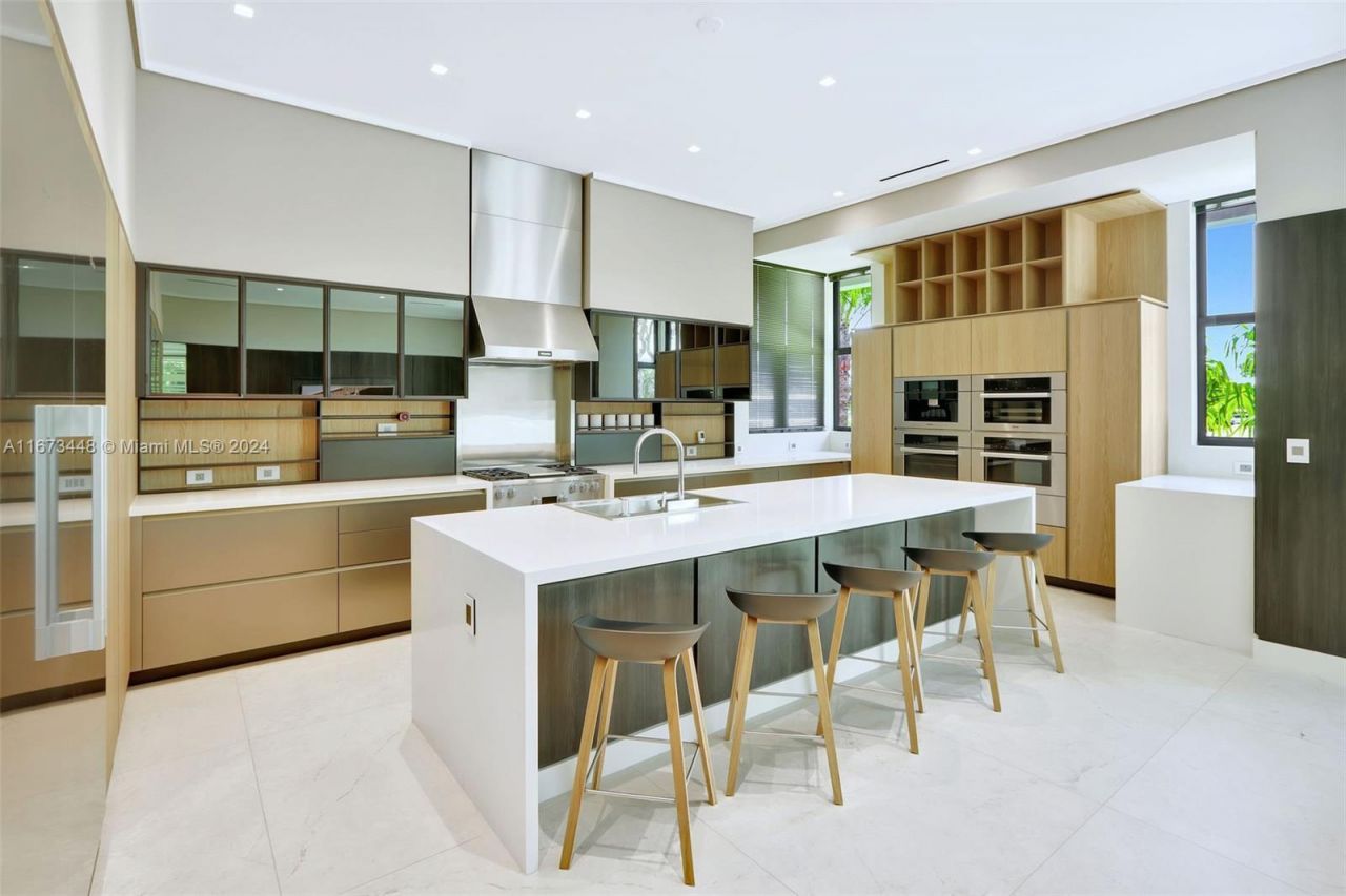 9860 NE 5th Avenue Rd, Miami Shores, FL 33138 Photo