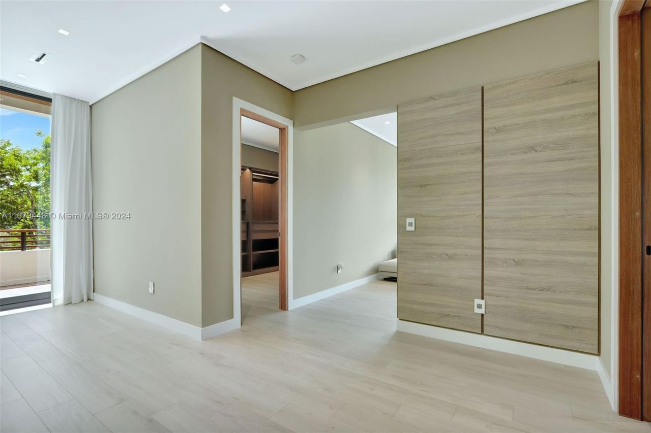 9860 NE 5th Avenue Rd, Miami Shores, FL 33138 Photo