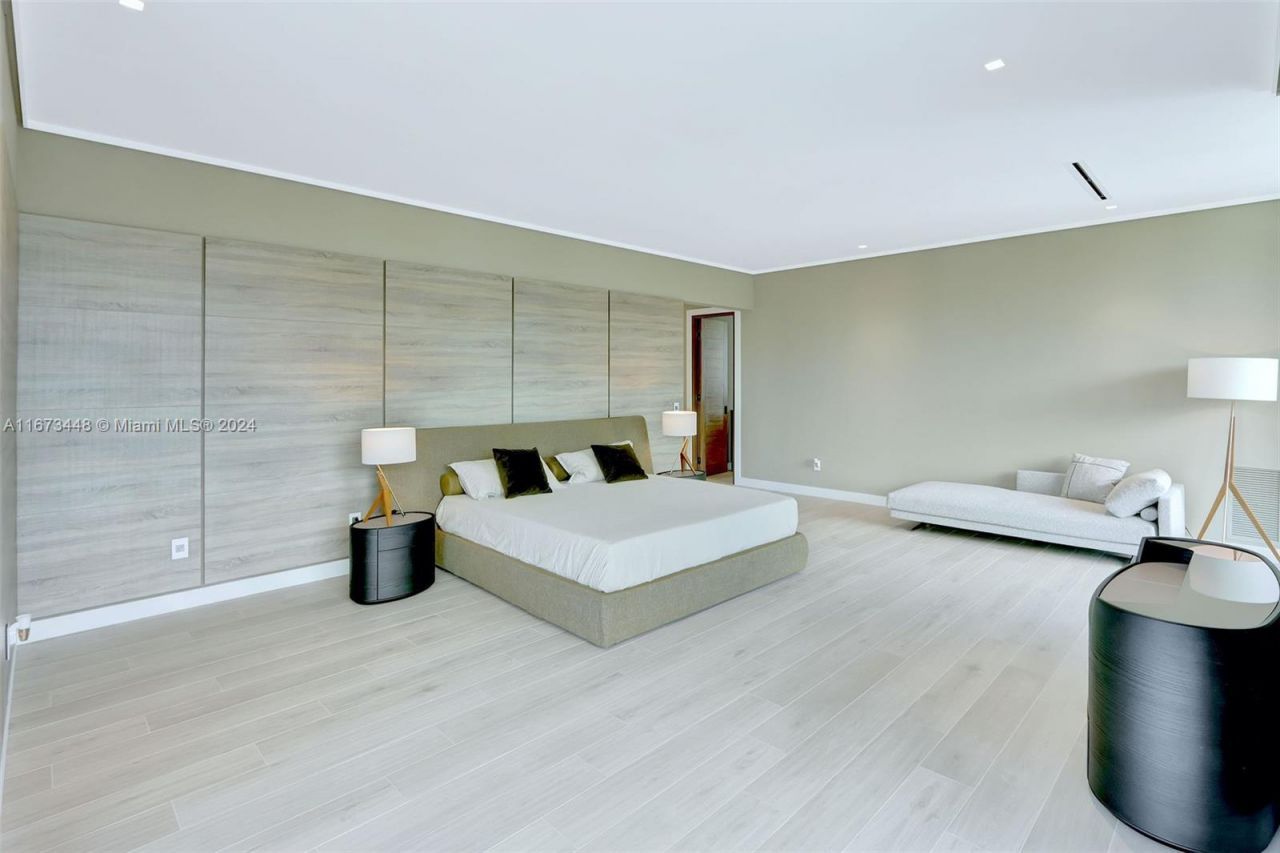 9860 NE 5th Avenue Rd, Miami Shores, FL 33138 Photo