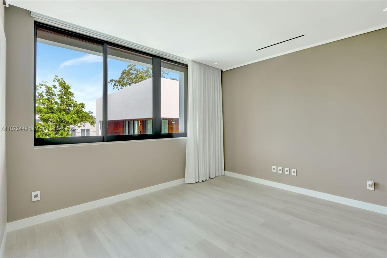 9860 NE 5th Avenue Rd, Miami Shores, FL 33138 Photo