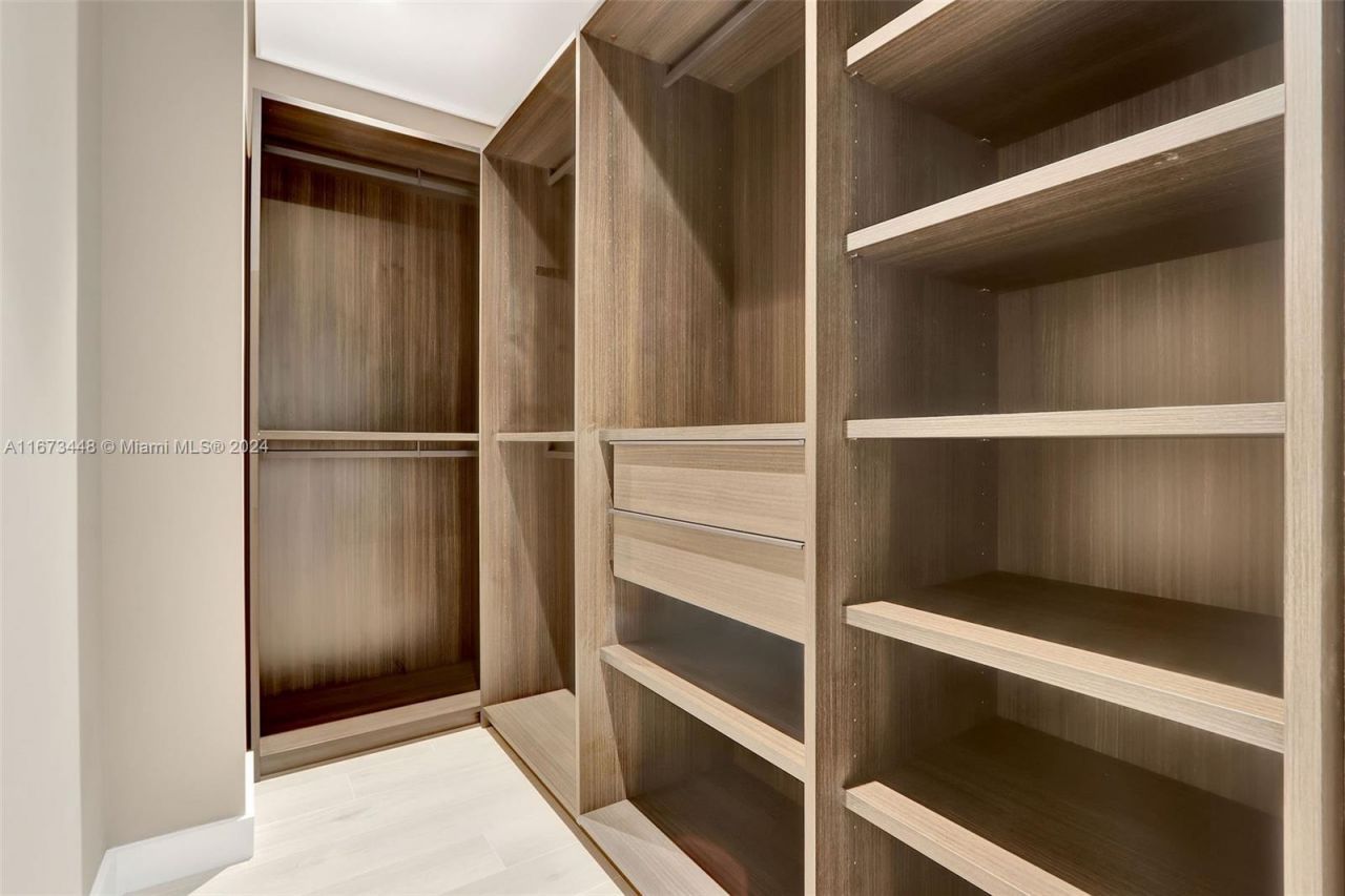 9860 NE 5th Avenue Rd, Miami Shores, FL 33138 Photo