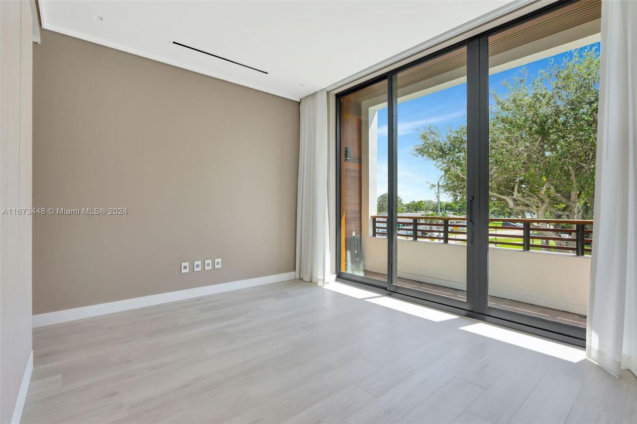 9860 NE 5th Avenue Rd, Miami Shores, FL 33138 Photo