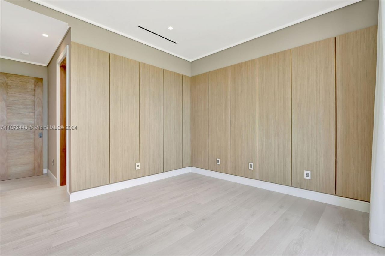 9860 NE 5th Avenue Rd, Miami Shores, FL 33138 Photo