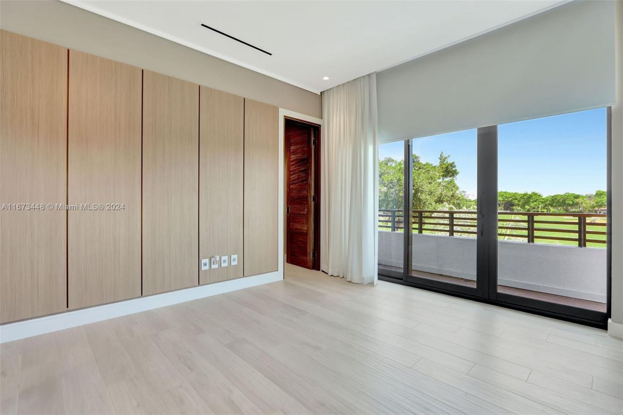 9860 NE 5th Avenue Rd, Miami Shores, FL 33138 Photo