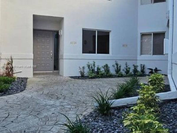 9220 NW 9th Pl, Unit 1, Plantation, FL 33324