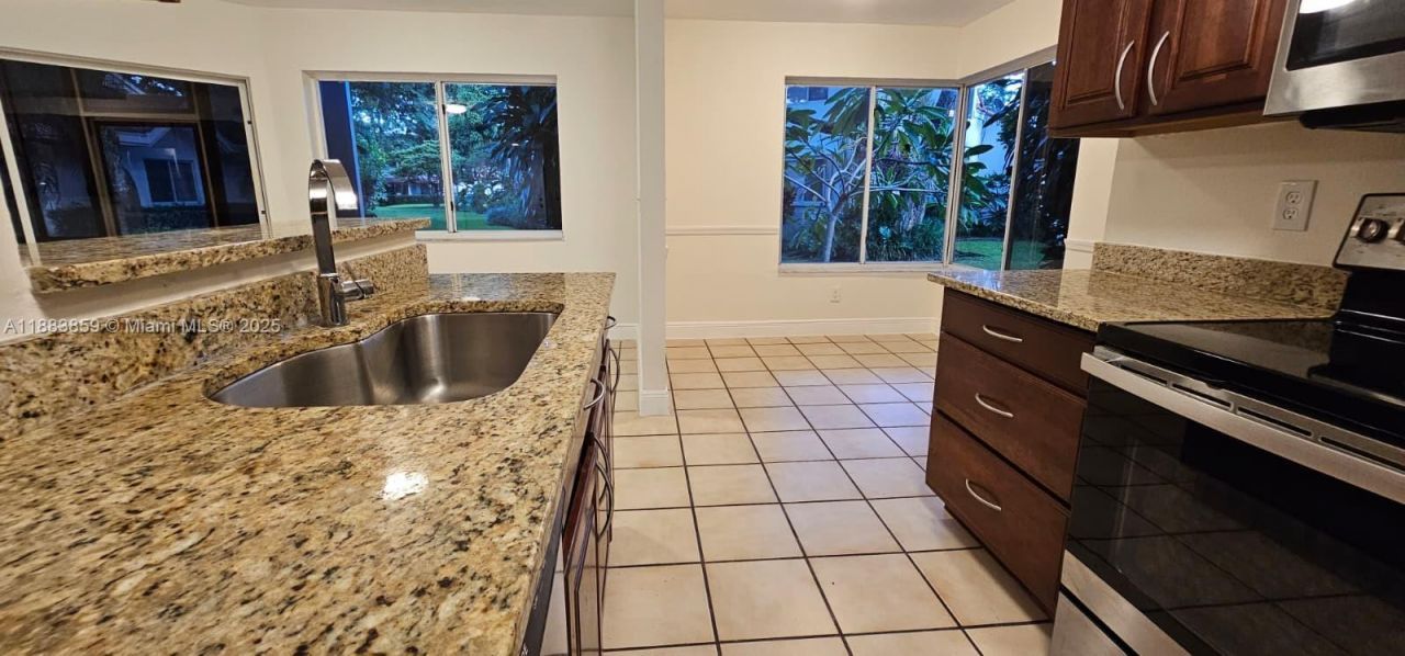 9220 NW 9th Pl, Unit 1, Plantation, FL 33324 Photo