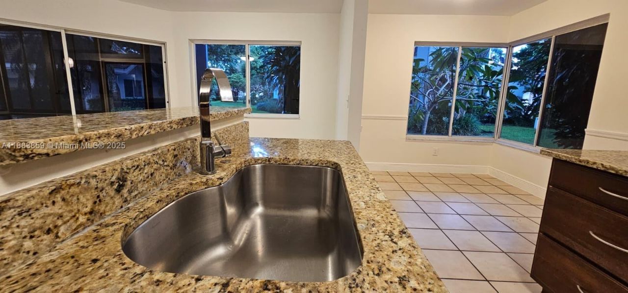 9220 NW 9th Pl, Unit 1, Plantation, FL 33324 Photo