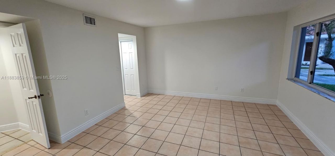 9220 NW 9th Pl, Unit 1, Plantation, FL 33324 Photo