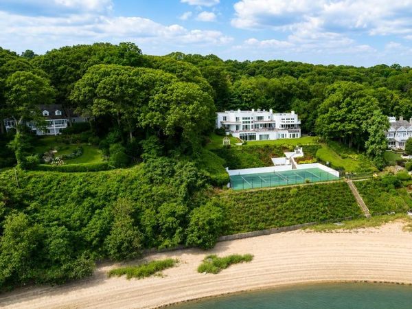 26 Tennis Court Road, Oyster Bay, NY 11771