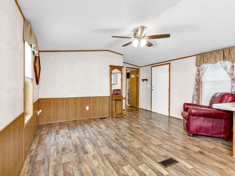 60 Estates Lane, Reynoldsburg, OH 43068 Photo 6