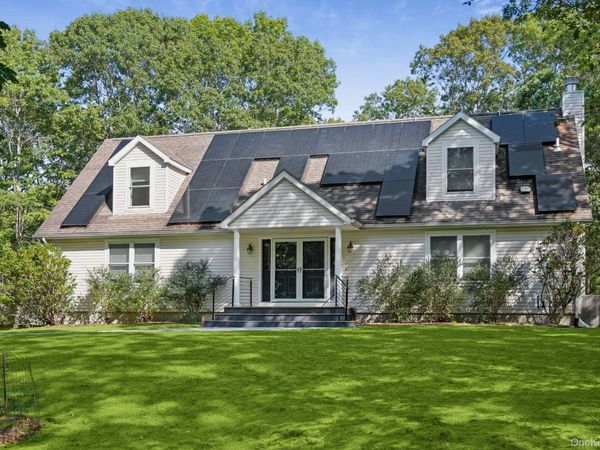 70 Straight Path, Southampton, NY 11968