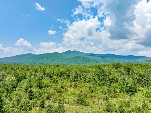 24 Ridge Field Road, Tuftonboro, NH 03816