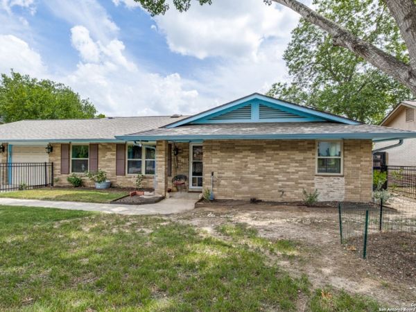 6034 Royal Pt, San Antonio, TX 78239