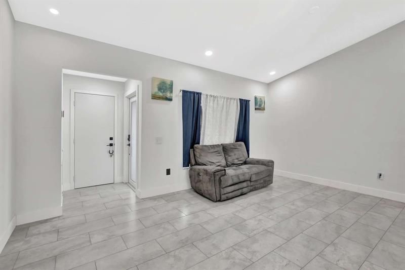 11831 NW 38th Place, Sunrise, FL 33323 Photo