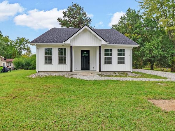 303 Clark Ave, Jamestown, TN 38556