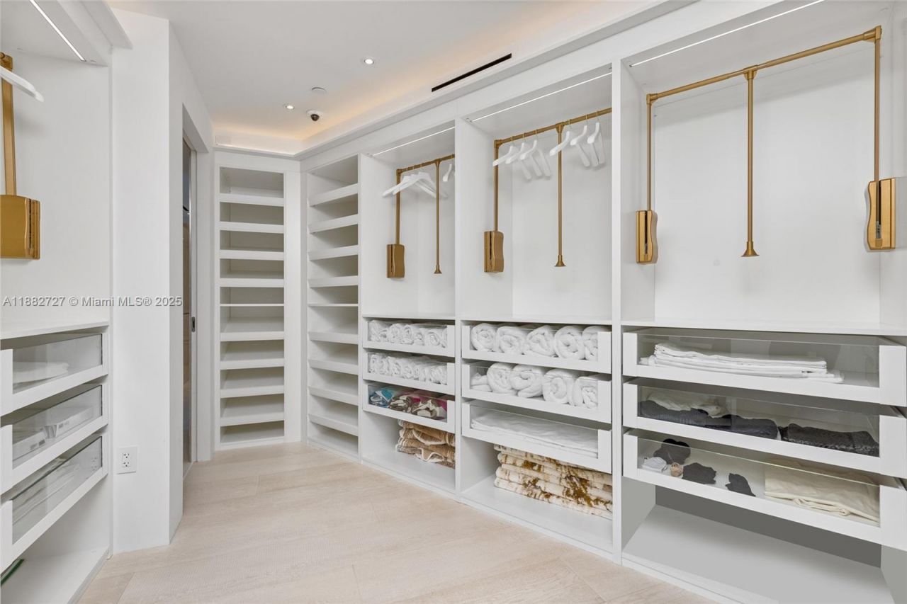 300 S Pointe Dr, Unit PH-5, Miami Beach, FL 33139 Photo