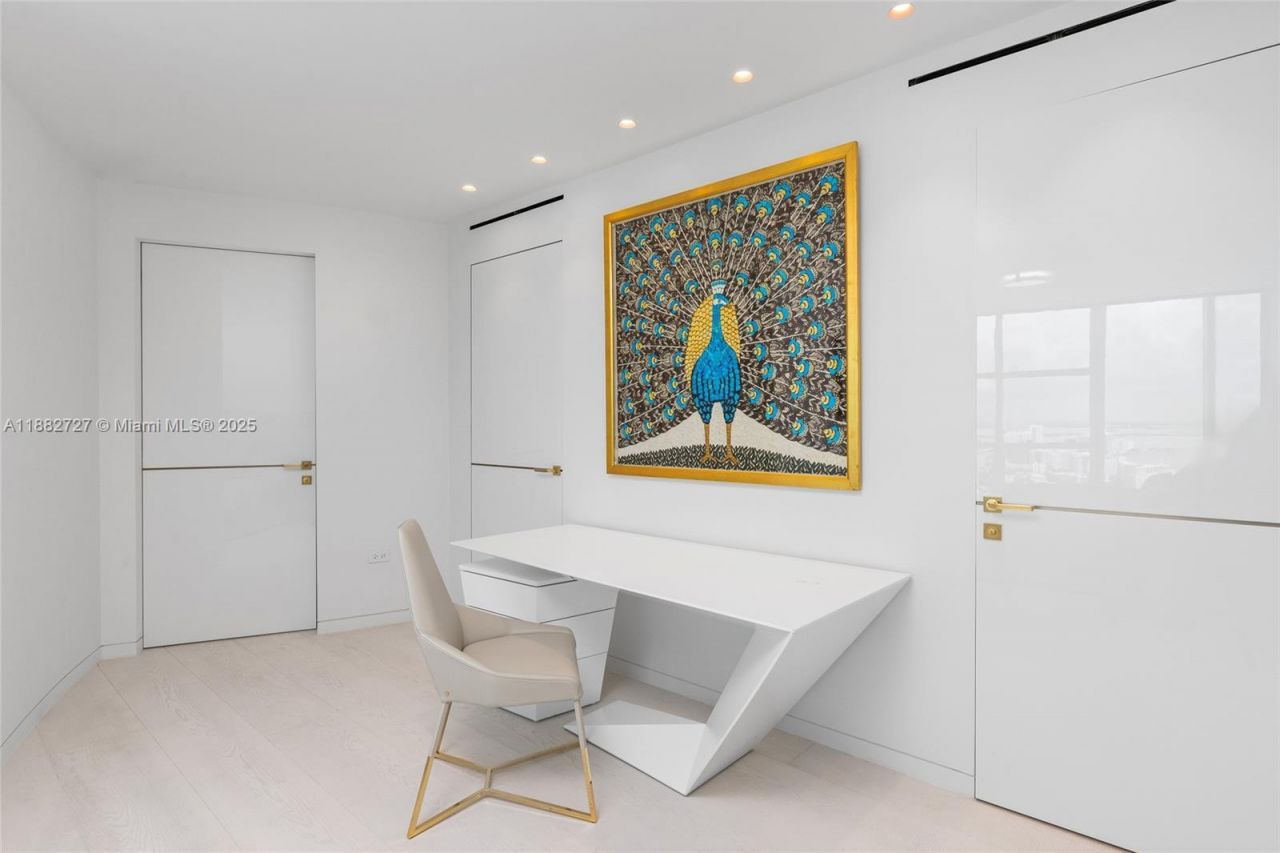 300 S Pointe Dr, Unit PH-5, Miami Beach, FL 33139 Photo