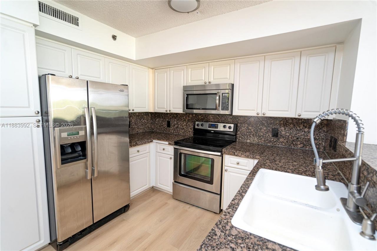 19601 E Country Club Dr, Unit 7308, Aventura, FL 33180 Photo