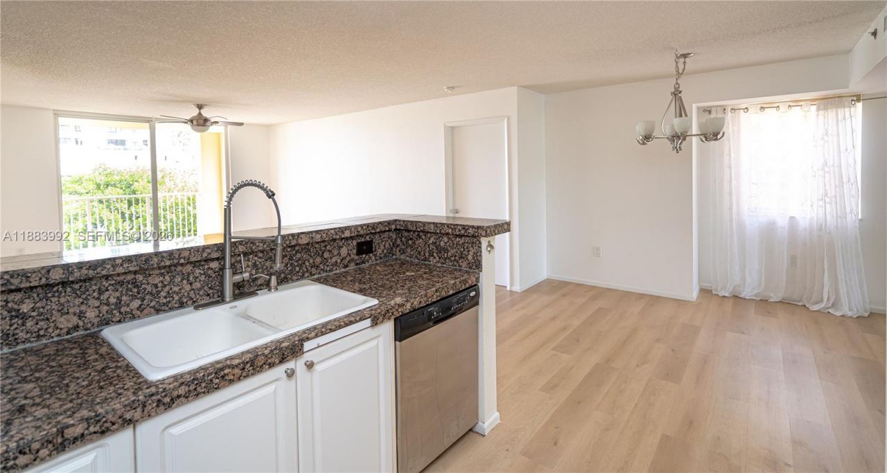 19601 E Country Club Dr, Unit 7308, Aventura, FL 33180 Photo