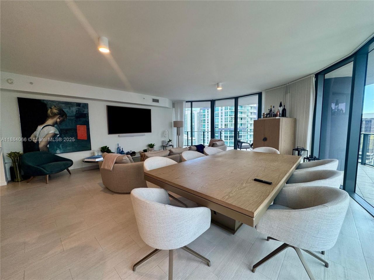 1000 Brickell Plz, Unit 3302, Miami, FL 33131 Photo