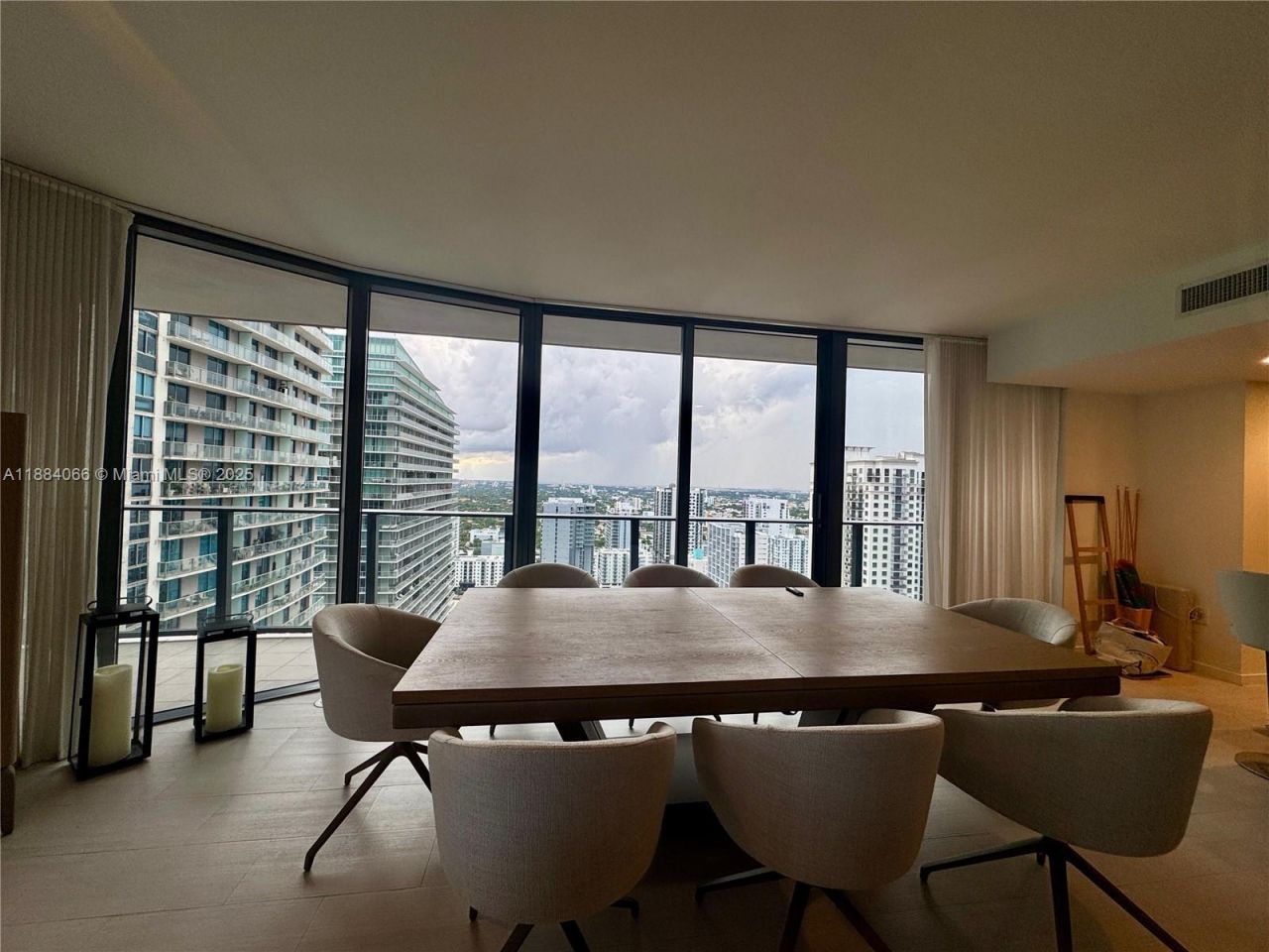 1000 Brickell Plz, Unit 3302, Miami, FL 33131 Photo