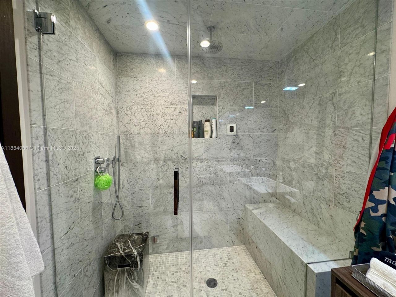 1000 Brickell Plz, Unit 3302, Miami, FL 33131 Photo