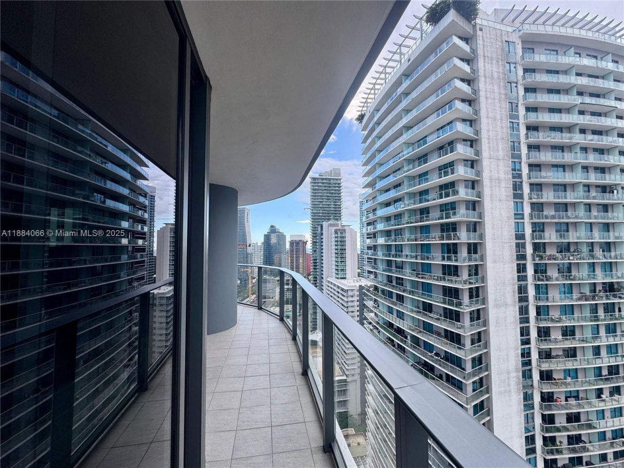 1000 Brickell Plz, Unit 3302, Miami, FL 33131 Photo