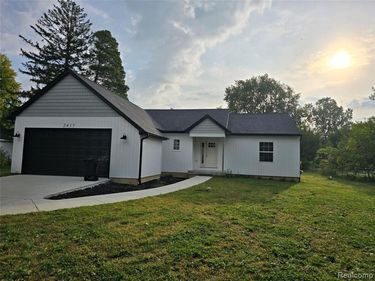 2417 EUGENE Street, Burton, MI 48519