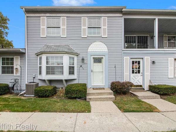 229 Lake Village Drive, Walled Lake, MI 48390