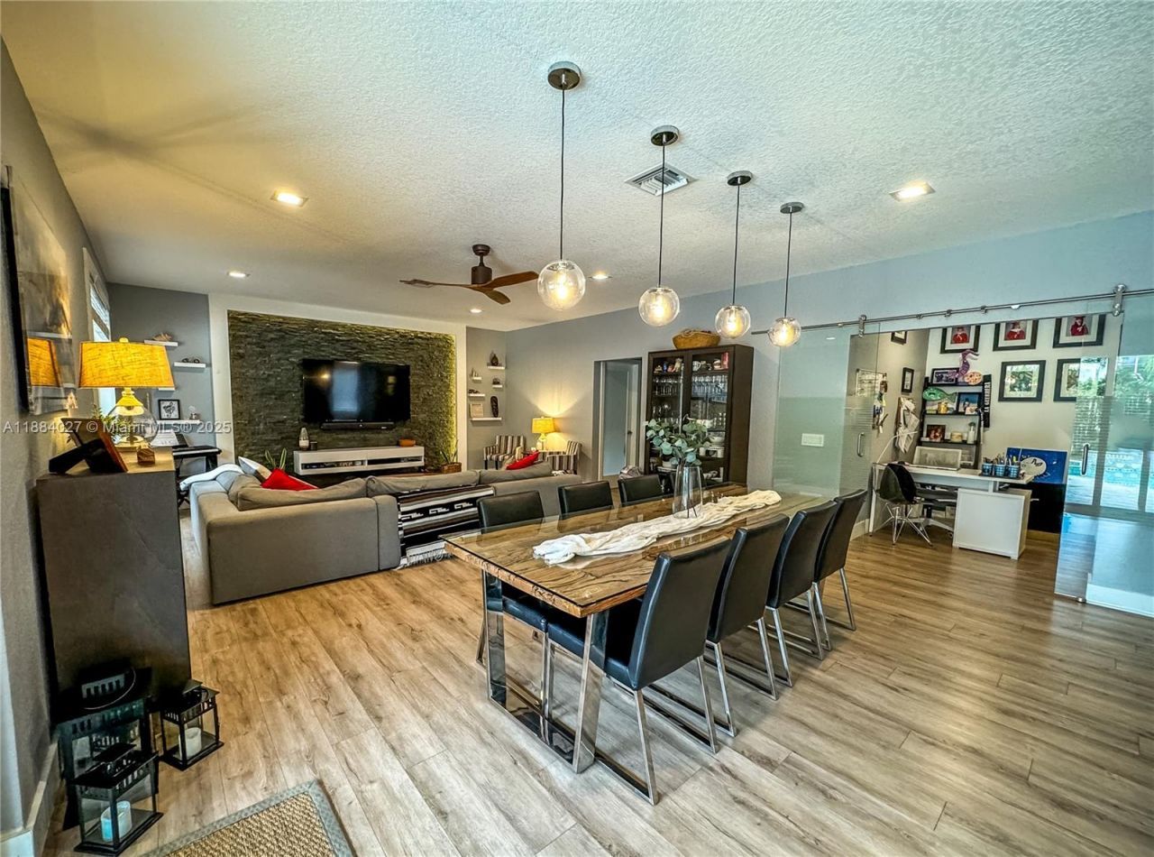 857 Vanda Ter, Weston, FL 33327 Photo