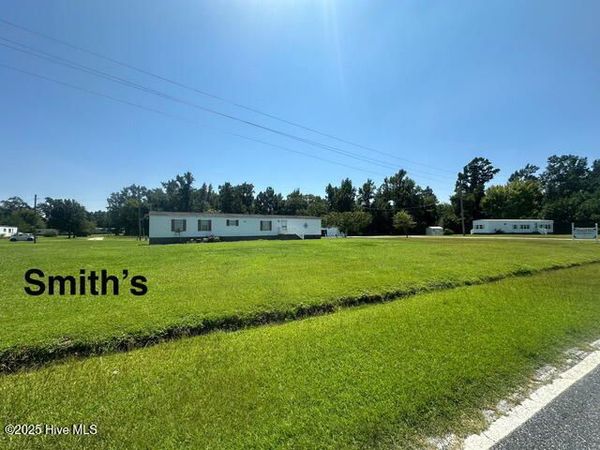 108 Smith Mhp Lane, Chinquapin, NC 28521