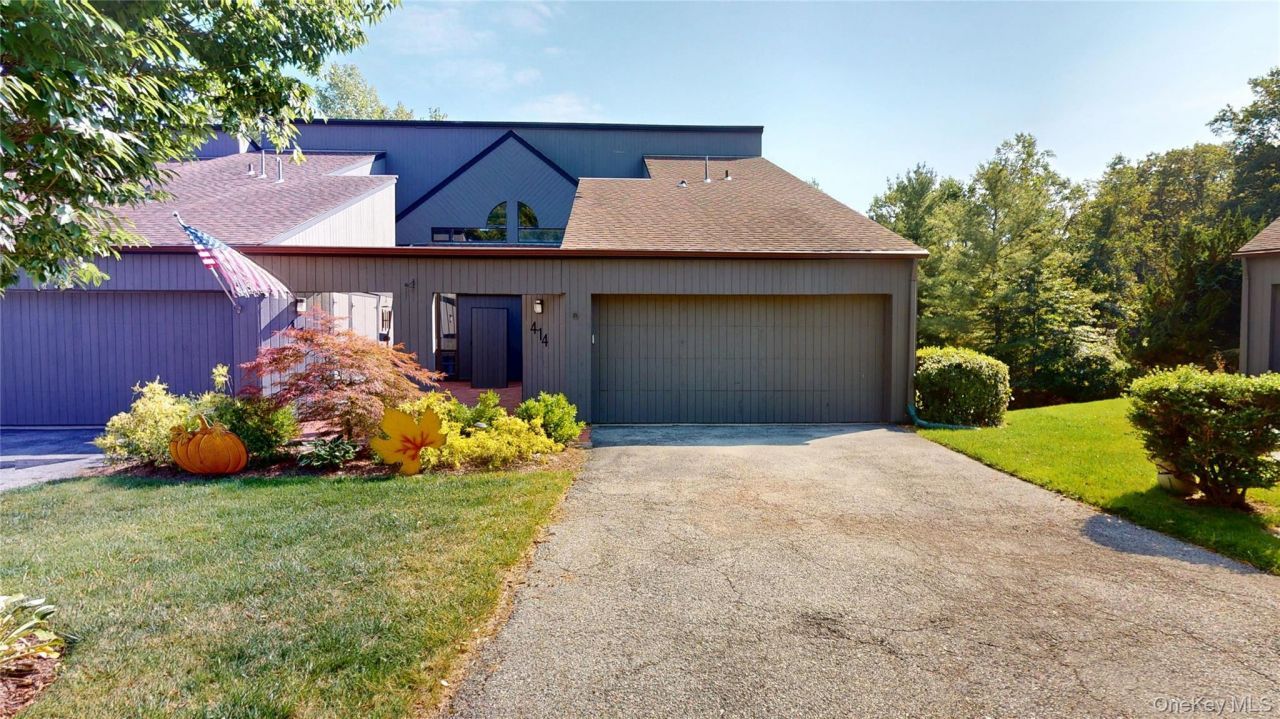 414 Pine Grove Lane, Hartsdale, NY 10530 Main Photo