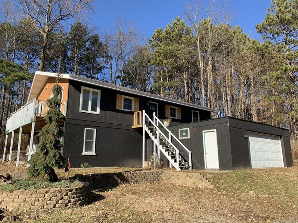 48 E Division Road, Valparaiso, IN 46383