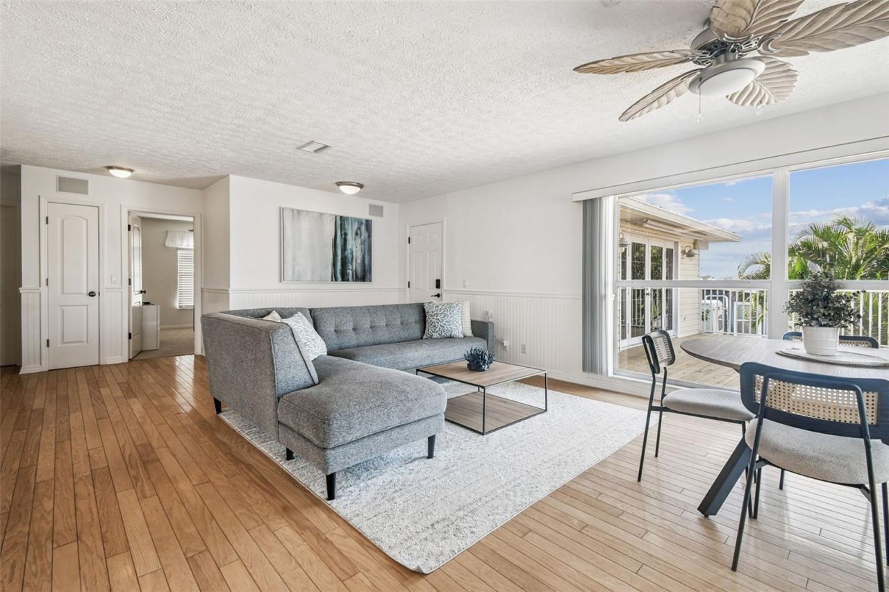 9914 Alavista Drive, Gibsonton, FL 33534 Photo