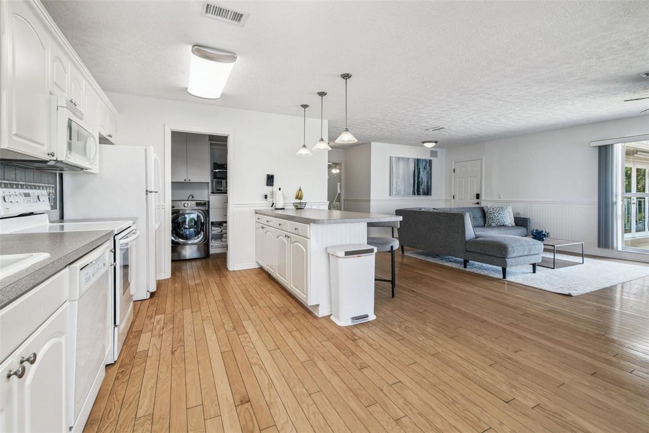 9914 Alavista Drive, Gibsonton, FL 33534 Photo